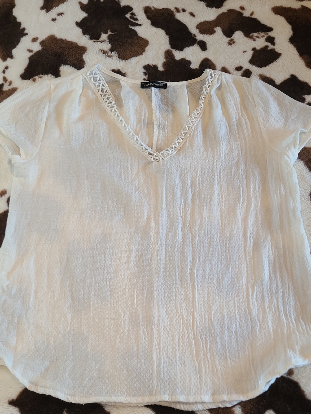 Bella Dahl Cream V-Neck Short Sleeve Textured Top